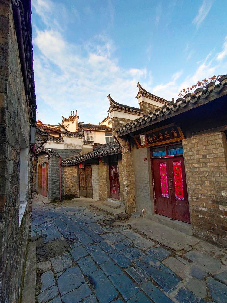 丸美股份:眼部护理龙头,多品牌战略促成长
